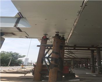 海拉爾高架橋，頂橋施工中